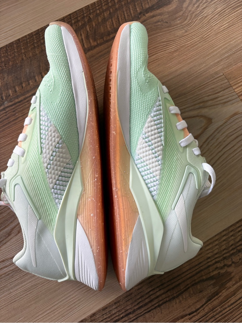 Reebok Women’s Nano X4 Size 8 Shoes - Picture 2 of 7